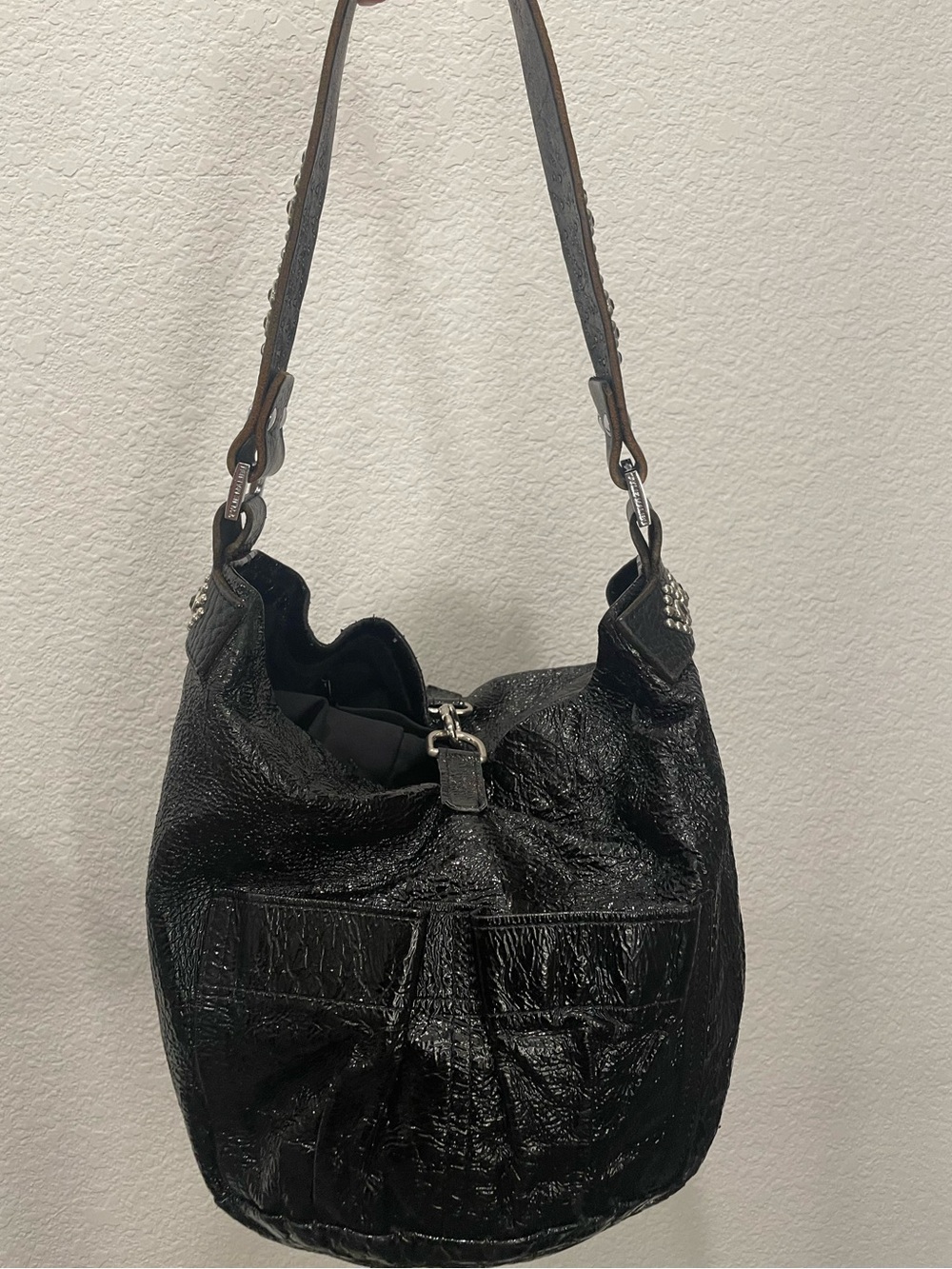 Tylie Malibu - Women's Black Shoulder Bag - Picture 2 of 6